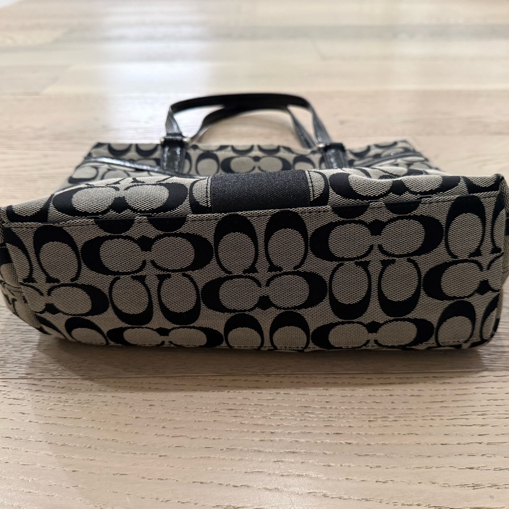 Coach Vintage Black and Grey Signature Tote Bag - authentic - Picture 2 of 9